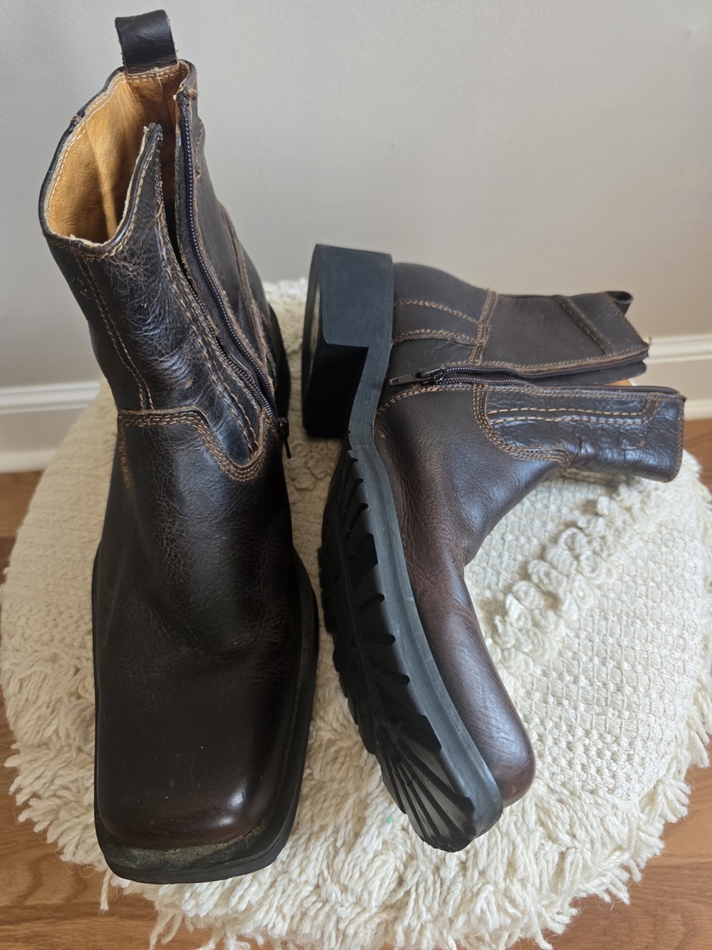 New! Men’s Size 11 BedStu Leather Boots. With Side Zipper. Men’s Shoes. Boots